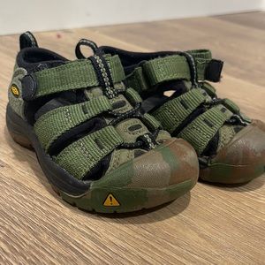 Army Green Keens